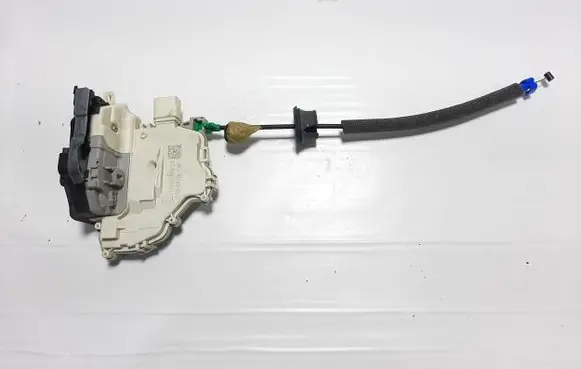 Audi A4 S4 B9 8W Rear door lock 4G0839015F