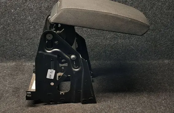 Skoda Octavia Mk2 (1Z) Armrest 1Z0864207A