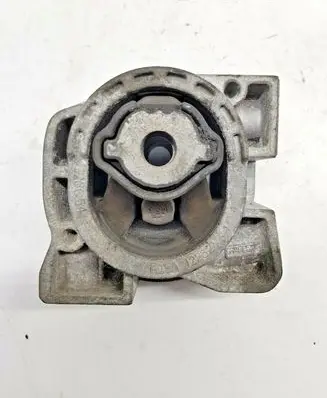 Mercedes-Benz B W245 Engine mount bracket A1692400918 nr3644