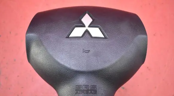 Mitsubishi Lancer VIII Steering wheel airbag
