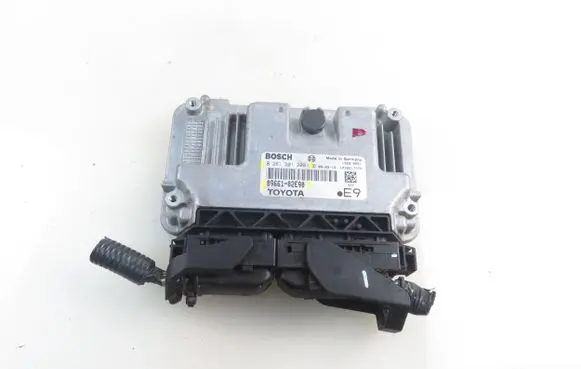 Toyota Auris 150 Engine control unit/module 0261201209 8966102E90