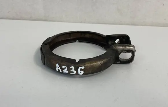 Mercedes-Benz C W203 Muffler pipe connector clamp A2034900641
