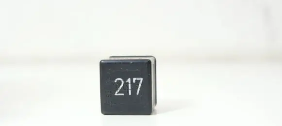 Audi A6 S6 C4 4A Other relay 443951253S