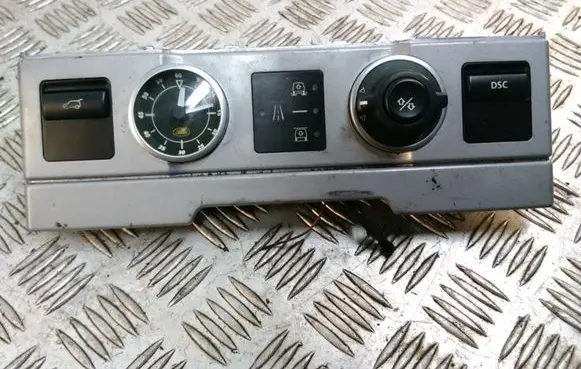 Land Rover Range Rover Sport L320 Tailgate opening switch 6901785 YUL000062PUY