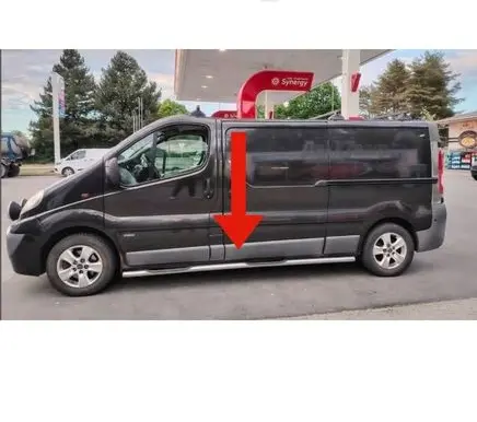 Opel Vivaro Sliding door trim (molding) 8200036081 91165344