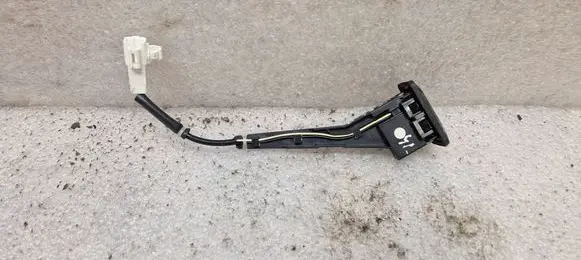 Toyota RAV 4 (XA40) Tailgate/boot open switch button 15A718