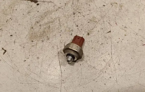 Mitsubishi L200 Oil temperature sensor 