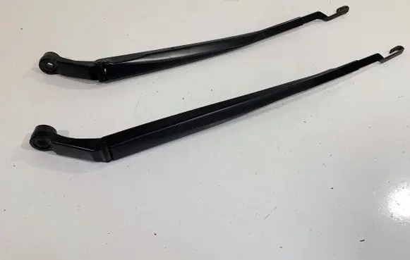 Toyota Camry VIII XV70 Front wiper blade arm