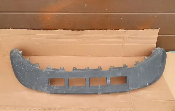 Front bumper lip