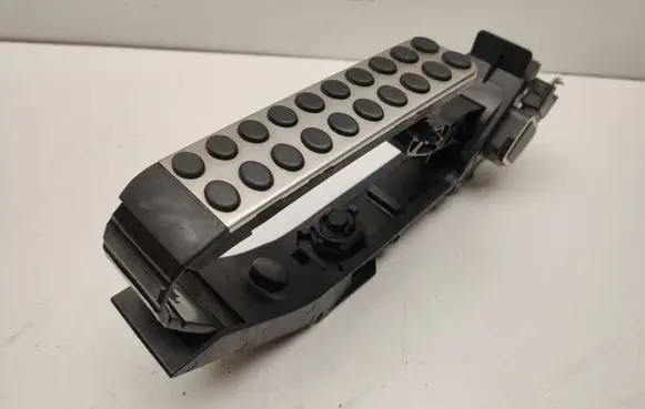 Accelerator throttle pedal
