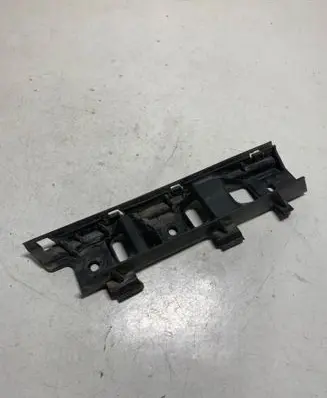 Volkswagen PASSAT B6 Front bumper mounting bracket 3C0807184