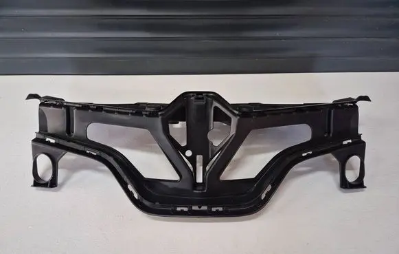 Renault Captur Front grill 620935704R