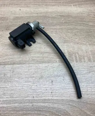 BMW 5 E60 E61 Turbo solenoid valve 7793032 70018200