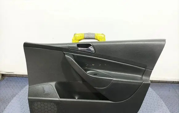 Volkswagen PASSAT B6 Door card panel trim set 3C1867012DS