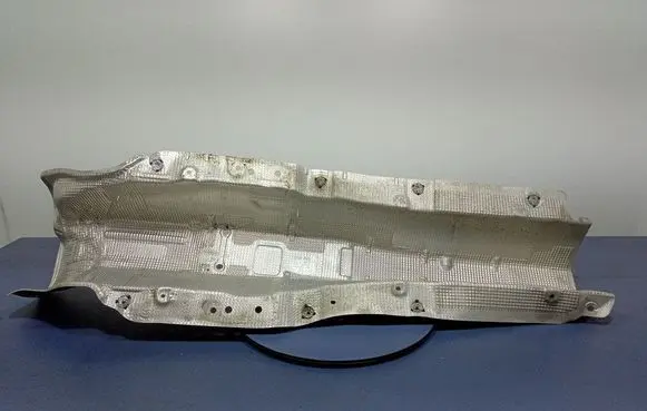 Volkswagen PASSAT B7 USA Exhaust heat shield 2Q0825671B