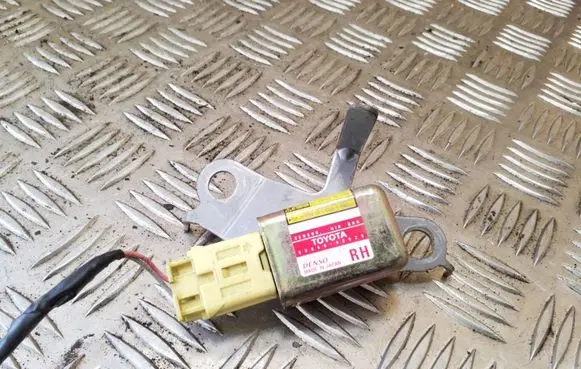 Toyota RAV 4 (XA20) Airbag deployment crash/impact sensor 8986042020