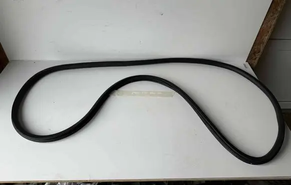 Opel Grandland X Front door rubber seal 