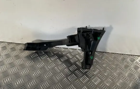 Volvo V60 Front bumper mounting bracket 31323833