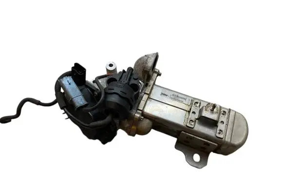 Ford Kuga I EGR valve cooler V29004027 MM111BL