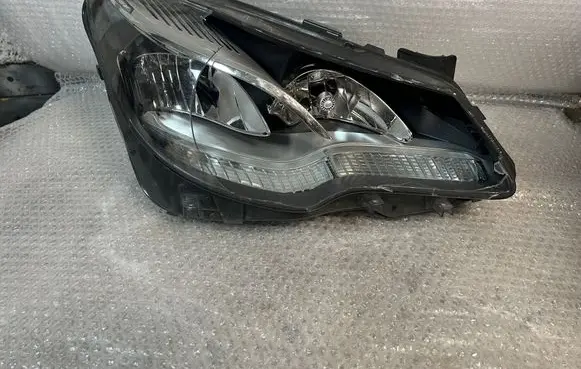 Mercedes-Benz E C207 W207 Headlight/headlamp A2078209261