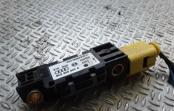Audi A6 S6 C5 4B Airbag deployment crash/impact sensor 8E0959643A