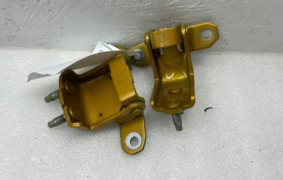 Suzuki Vitara (LY) Rear door hinge set 