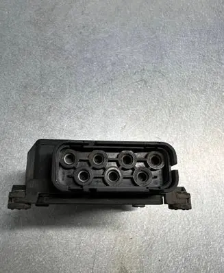 Volkswagen Touran I Turbo solenoid valve 6Q0131075