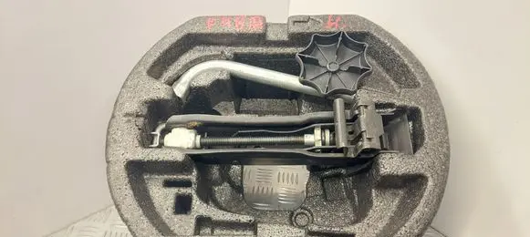 Skoda Fabia Mk2 (5J) Lift Jack 6Q0011031H 5J0012115A