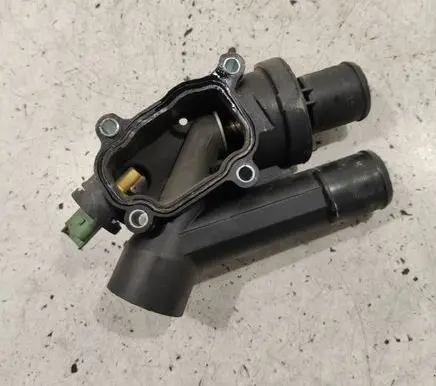 Peugeot 607 Thermostat housing 13643685