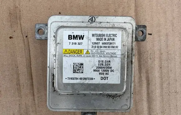 BMW X1 E84 Headlight ballast module Xenon 7318327 W003T28171
