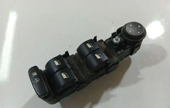 Citroen C4 Grand Picasso Electric window control switch 96590658XT