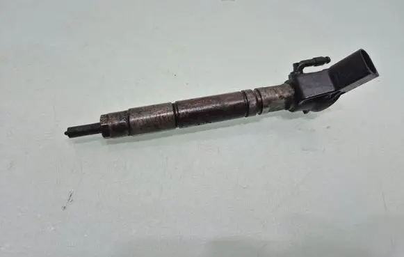 Fuel injector