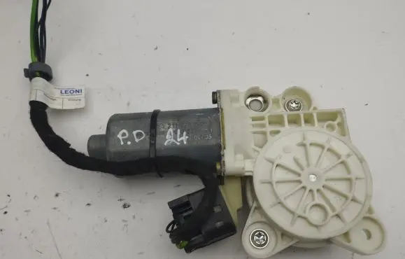 Mercedes-Benz E W211 Front door window regulator motor A2118203042