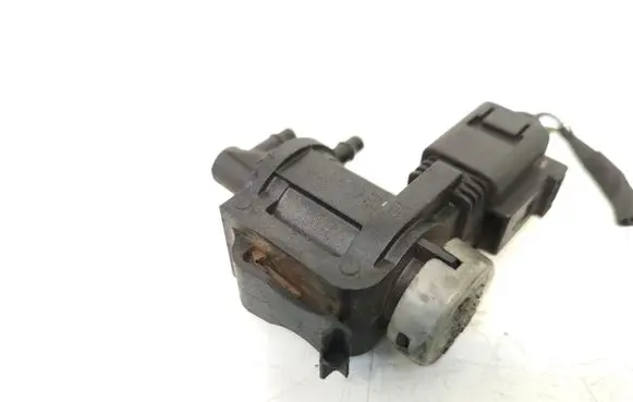 Volkswagen Caddy Vacuum valve 1K0906283A