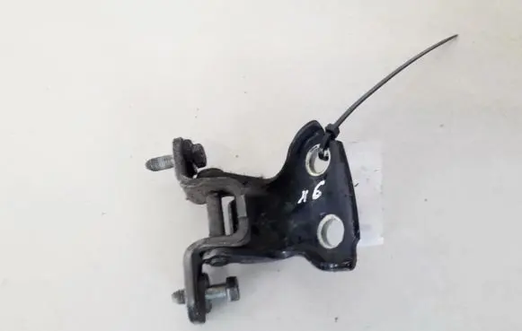 Volvo S40, V40 Rear door lower hinge