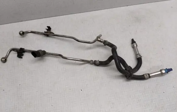Volkswagen Touran I Fuel line pipe