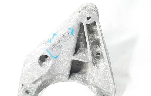 Audi A6 S6 C4 4A Engine mount bracket 4A0199353A