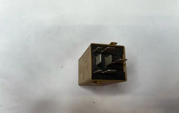 BMW 3 E46 Window control relay 61368384505 V23141B3001X15