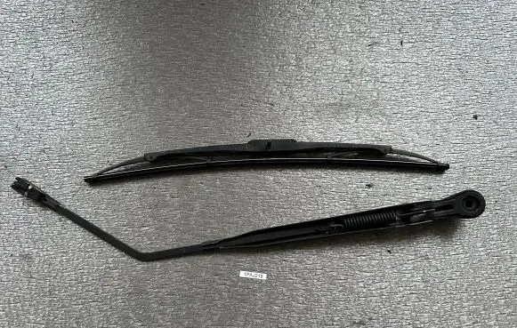 Mitsubishi Pajero Rear wiper blade arm MB510385