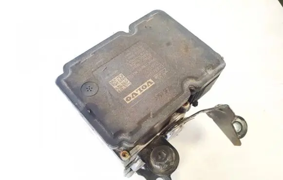 Volvo V70 ABS Pump 31261142 a426g08w077