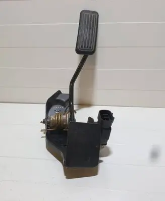 Toyota Avensis T250 Accelerator throttle pedal 8928152021 07F27