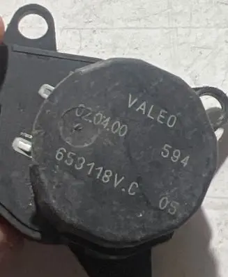 Peugeot 406 Air flap motor/actuator 653118VC 020400