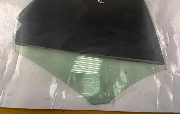 Volvo V40 Rear door window glass