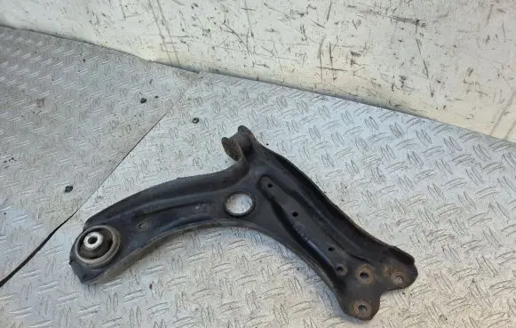 Skoda Fabia Mk2 (5J) Front lower control arm/wishbone 6R0407151E