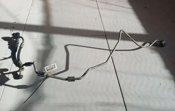 Volkswagen Jetta V Air conditioning (A/C) pipe/hose