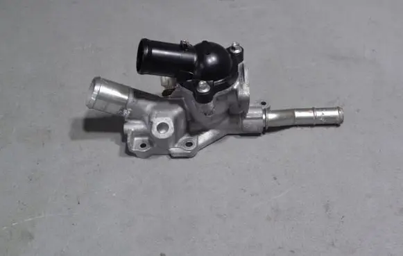 Mazda CX-3 Thermostat/thermostat housing PEDD15172