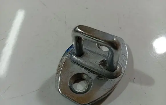 Volkswagen Polo IV 9N3 Rear door lock loop/hook striker 3B0837033AG