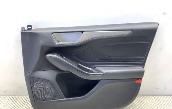 Ford Focus Front door card panel trim 