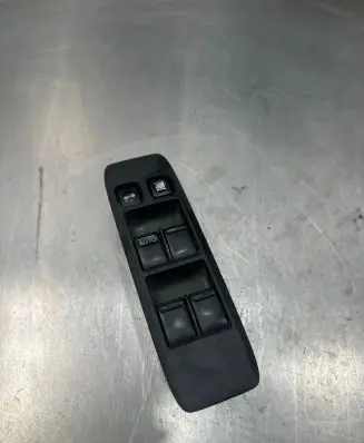 Nissan Primera Electric window control switch 25401AV640 010704N1 C8DD702N