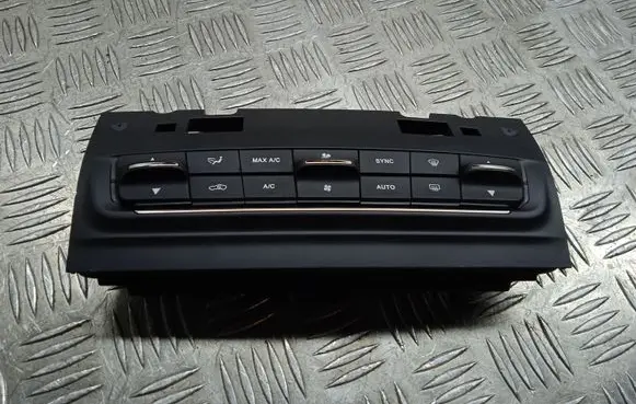 Maserati Ghibli Climate control unit 06700749200